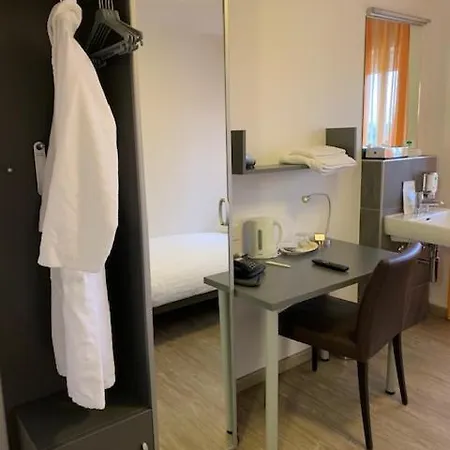 Hostel Simple By Du Commerce